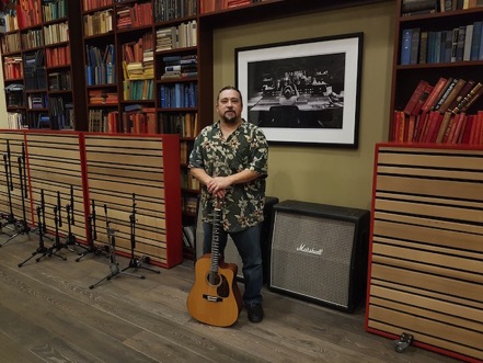 tibor-guitar